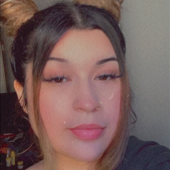 Meet your Posher, Breanna - Picture 1 of 1